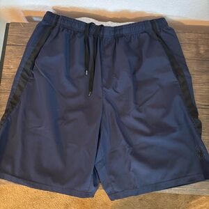 Men’s shorts size XL